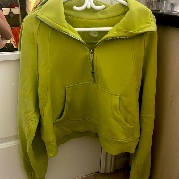 Lululemon Scuba Size 4 (Worn Once) - Picture 1 of 1